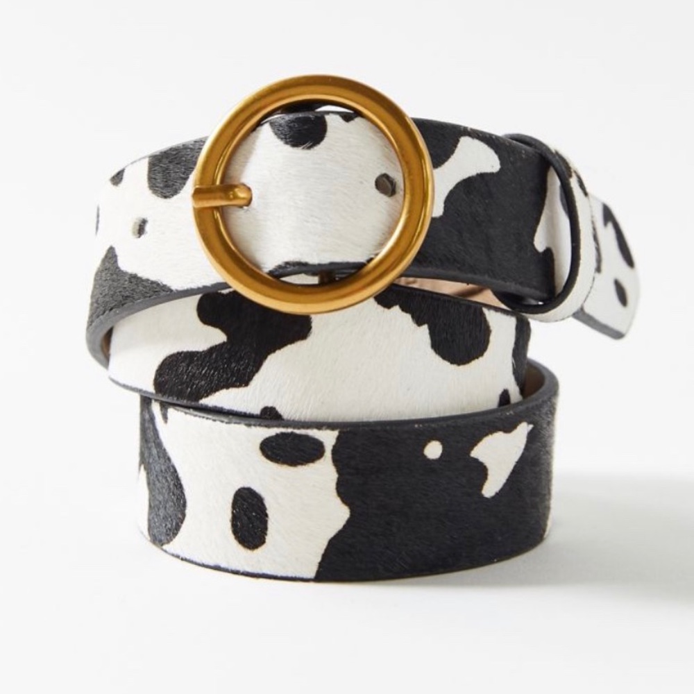 ✨ UO ✨ Cow print circle belt